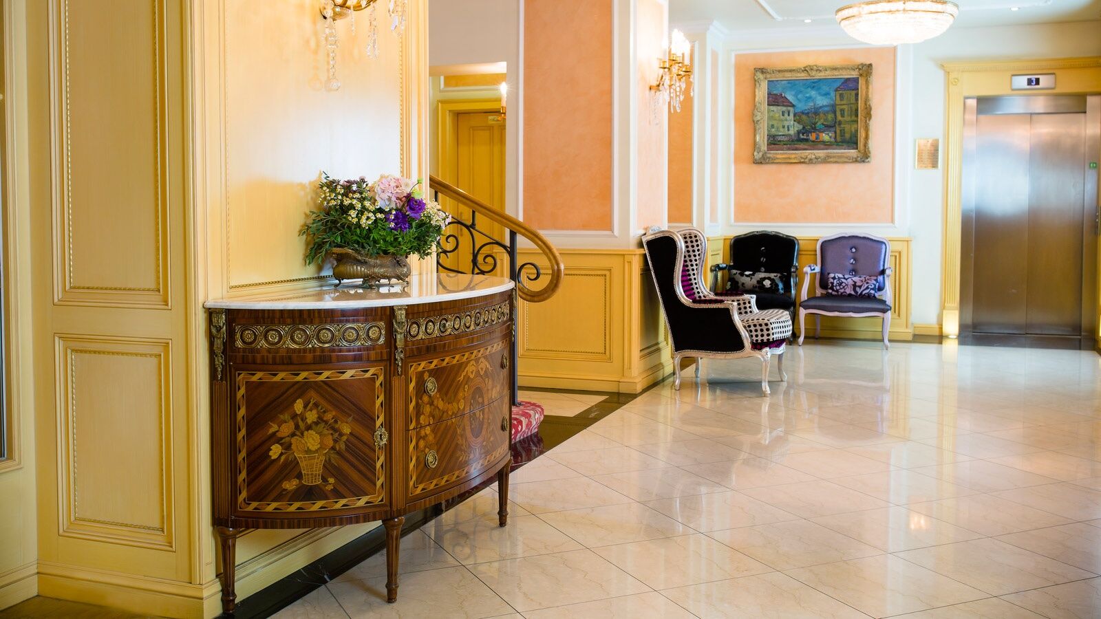 Luxury Family Hotel Royal Palace Praga Wnętrze zdjęcie Interior of the hotel