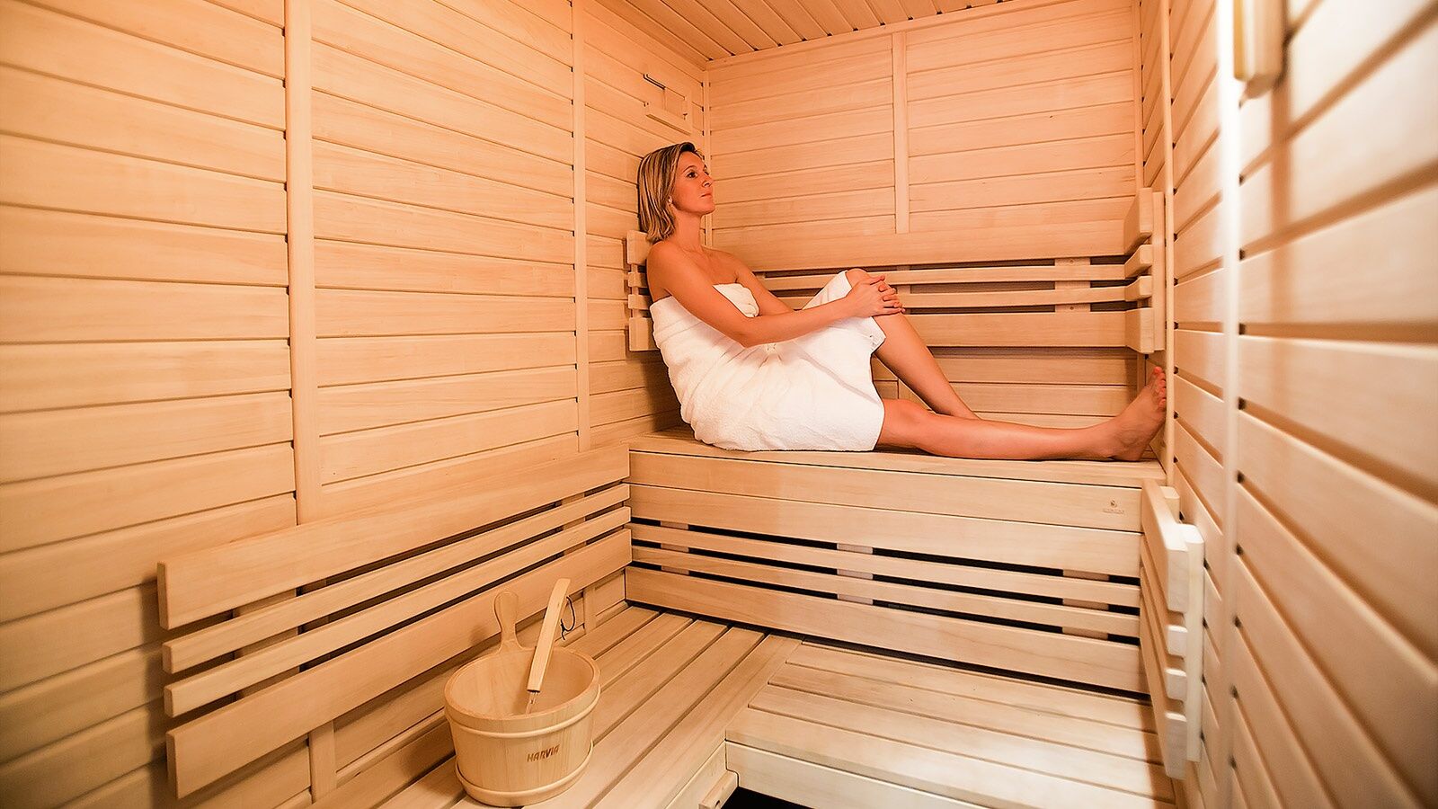 Luxury Family Hotel Royal Palace Praga Udogodnienia zdjęcie A woman in a sauna